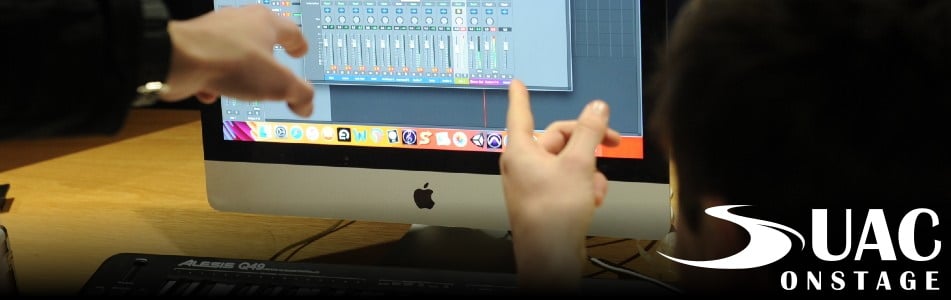 Students use music software on a Mac