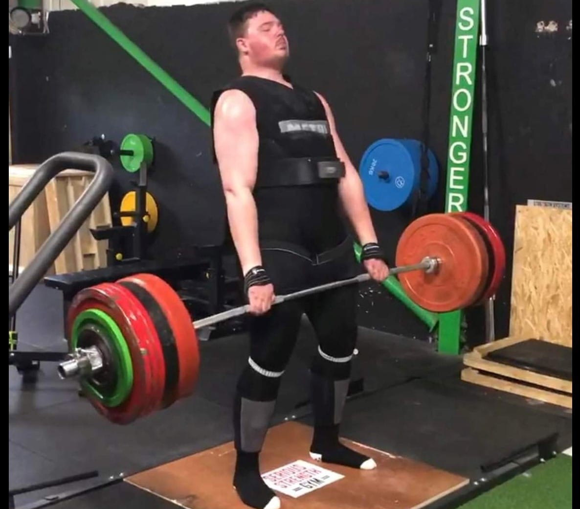 Lewis Byng strongman lift