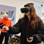 Fashion students immerse themselves in virtual reality