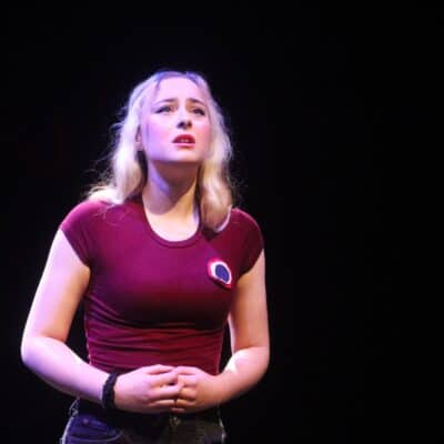 solo theatre performer